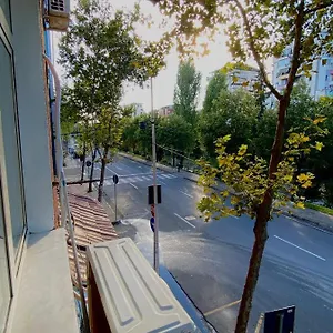 Serenity , Tirana Albanie